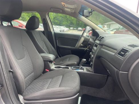 Used 2010 Ford Fusion SE FWD image 12