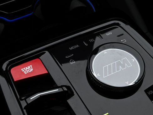 Used 2025 BMW M5 w/ Executive Package image 20