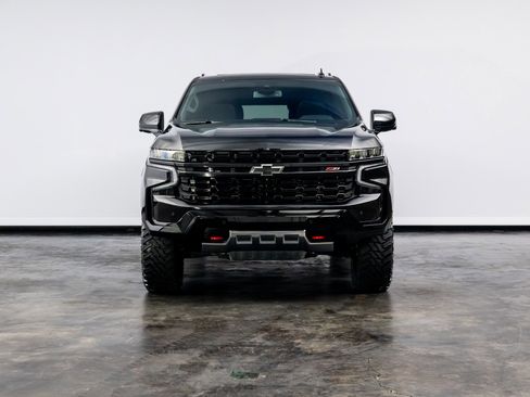 Used 2024 Chevrolet Tahoe Z71 w/ Luxury Package image 2