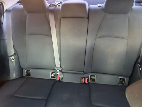 Used 2021 Toyota Corolla LE image 12