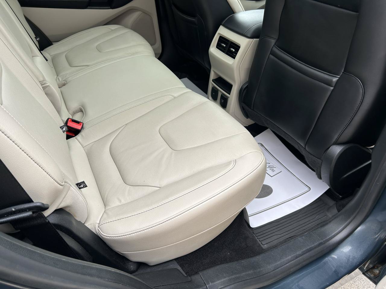 Used 2019 Ford Edge Titanium w/ Cold Weather Package AWD/4WD image 11