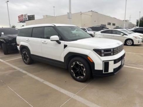 Used 2025 Hyundai Santa Fe SE image 1