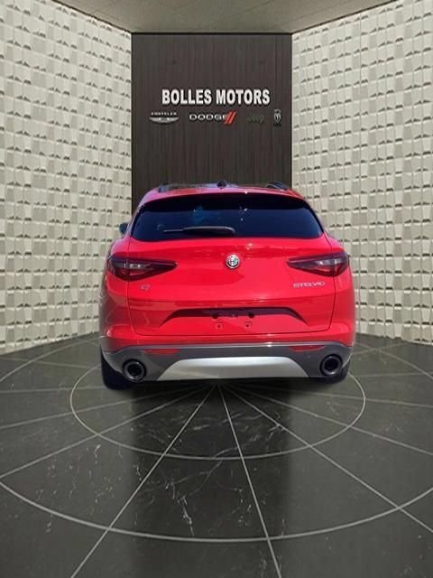 Used 2023 Alfa Romeo Stelvio Ti AWD/4WD image 8