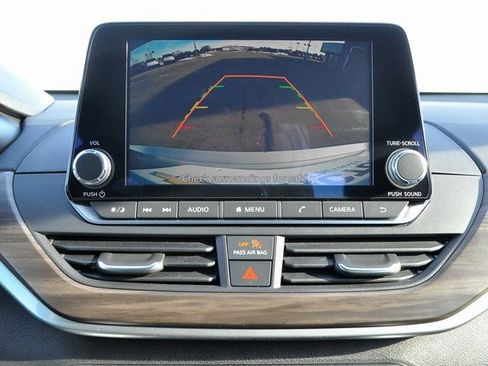 Used 2024 Nissan Altima 2.5 SV image 34