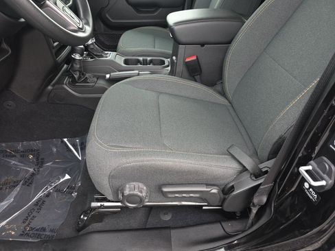 Used 2025 Jeep Gladiator Nighthawk image 15