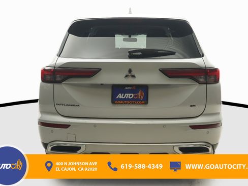 Used 2022 Mitsubishi Outlander SE image 12