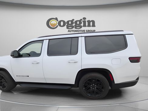 Used 2024 Jeep Wagoneer Series II image 4