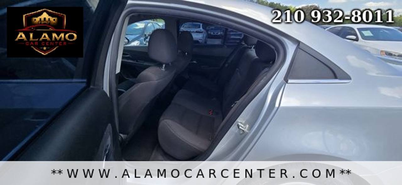 Used 2015 Chevrolet Cruze LT FWD image 27