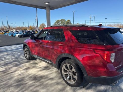 Used 2020 Ford Explorer Platinum w/ Premium Technology Package image 5