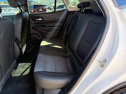 Used 2024 Chevrolet Trax LT w/ Driver Confidence Package FWD image 32
