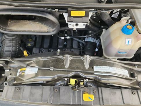 Used 2025 RAM ProMaster 2500 w/ Convenience Group image 32