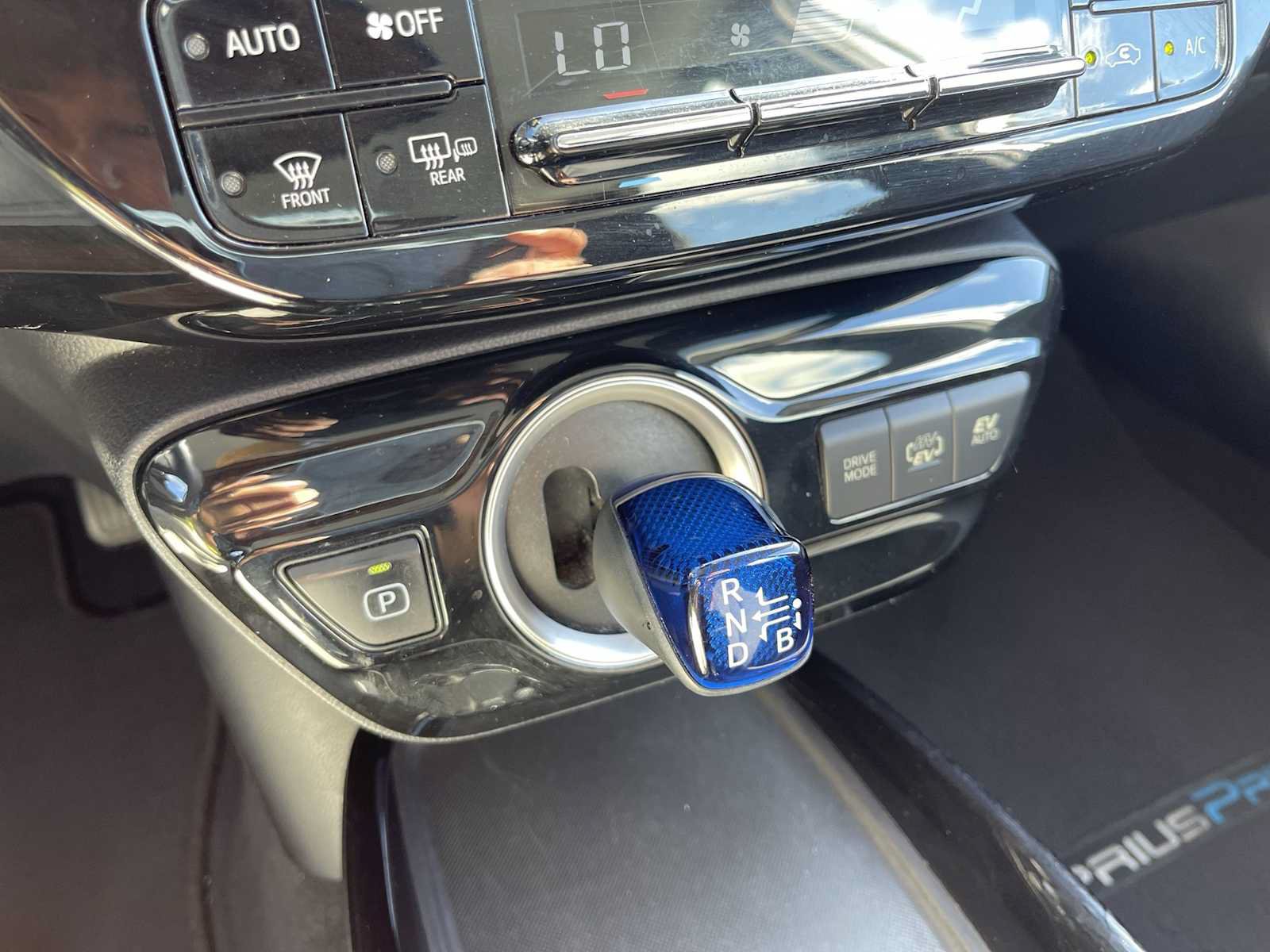 Used 2020 Toyota Prius Prime LE FWD image 22