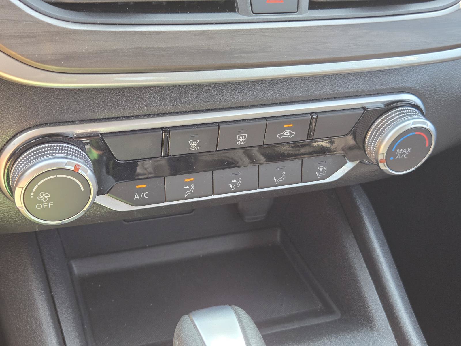 Used 2025 Nissan Altima 2.5 SV FWD image 26