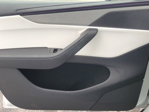 Used 2026 Tesla Model Y 2WD image 26