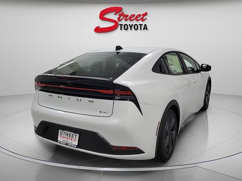 New 2026 Toyota Prius LE image 4