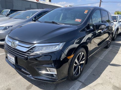 Used 2018 Honda Odyssey Elite image 2