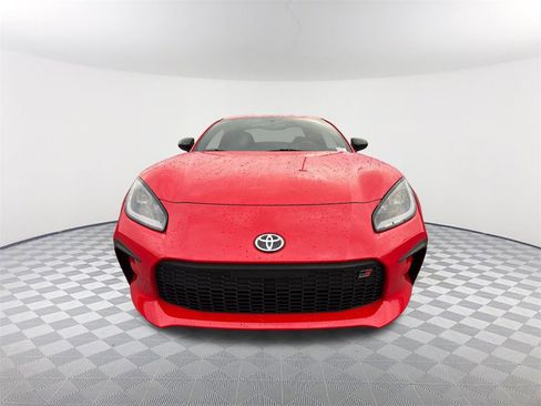 Used 2023 Toyota GR86 image 2