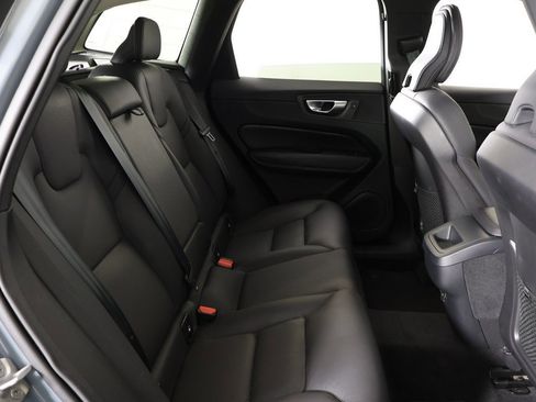 Used 2024 Volvo XC60 B5 Plus image 39