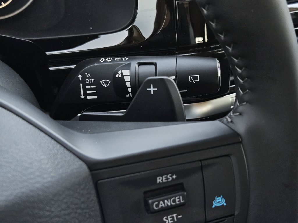 Certified 2026 Nissan Pathfinder SV FWD image 28