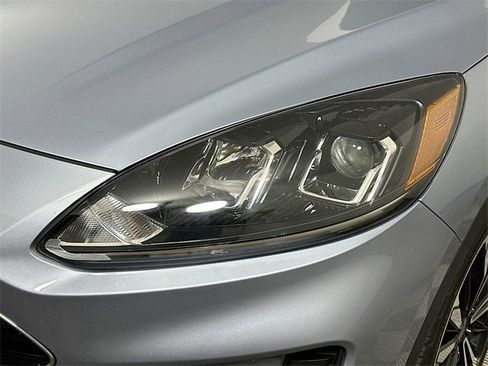 Used 2022 Ford Escape SE w/ SE Sport Appearance Package image 24