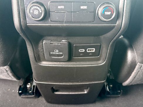 Used 2023 GMC Acadia SLE w/ Driver Convenience Package image 23