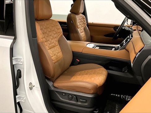Used 2025 Nissan Armada Platinum Reserve AWD/4WD image 8