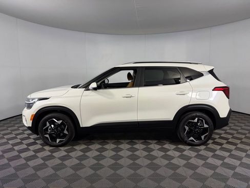 Used 2025 Kia Seltos EX w/ EX Sunroof Package image 9