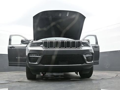Used 2022 Jeep Grand Cherokee Limited image 65