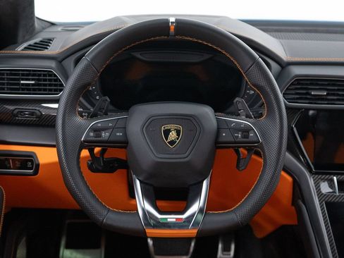 Used 2022 Lamborghini Urus AWD/4WD image 31