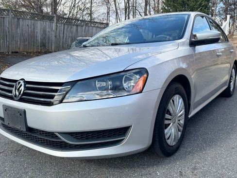 Used 2015 Volkswagen Passat 1.8T S image 3