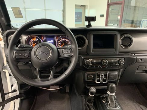 Used 2022 Jeep Gladiator Sport AWD/4WD image 14