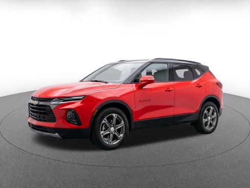 Used 2026 Chevrolet Blazer LT FWD image 3