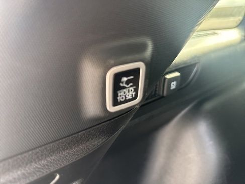 Used 2024 Jeep Grand Cherokee Altitude image 19