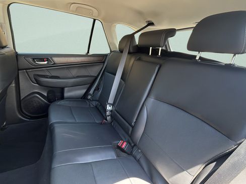 Used 2019 Subaru Outback 2.5i Limited AWD/4WD image 25