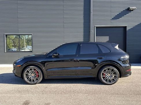 Used 2023 Porsche Cayenne GTS image 10