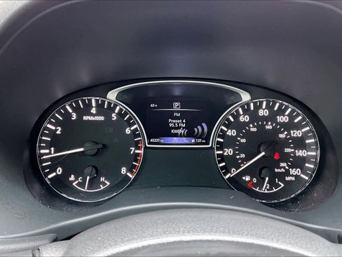 Used 2020 Nissan Pathfinder SV FWD image 26