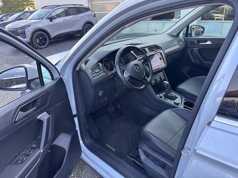 Used 2018 Volkswagen Tiguan SE AWD/4WD image 8