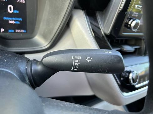 Used 2021 Toyota Corolla L FWD image 21