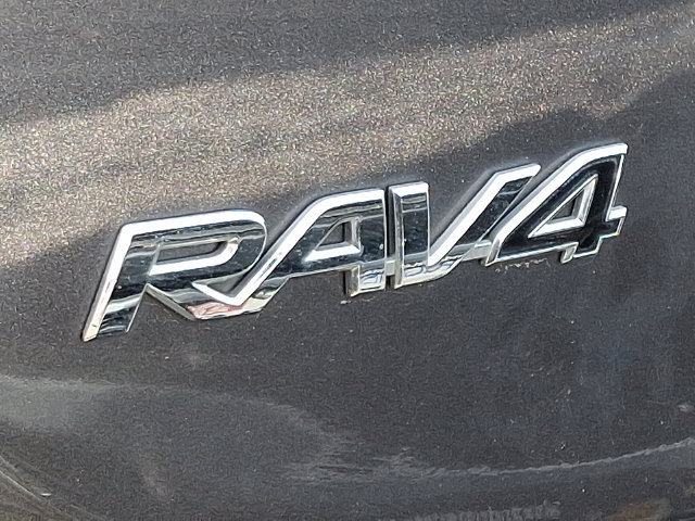 Used 2014 Toyota RAV4 XLE AWD/4WD image 8