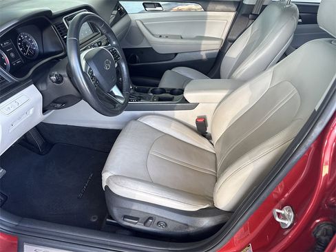 Used 2018 Hyundai Sonata Limited image 12
