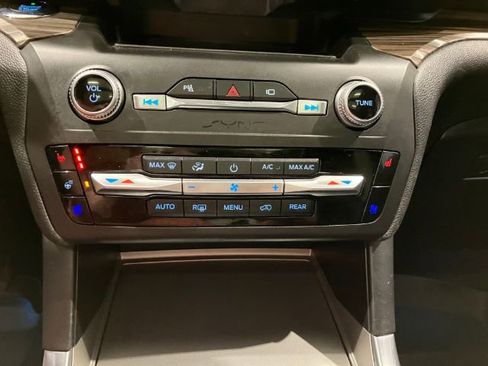 Used 2020 Ford Explorer Limited w/ Class III Trailer Tow Package image 40