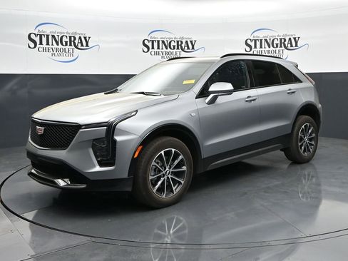Used 2024 Cadillac XT4 Sport image 3