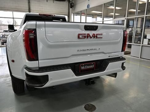 New 2026 GMC Sierra 3500 Denali w/ Denali Reserve Package image 10