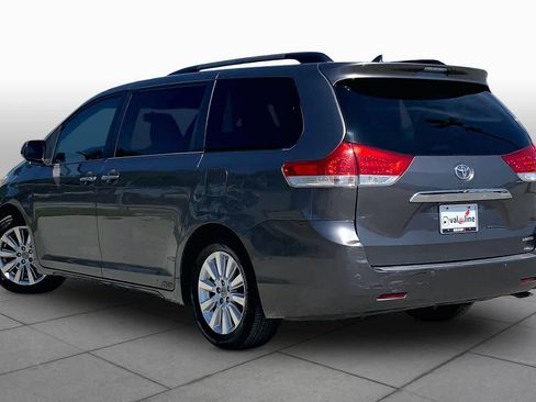 Used 2011 Toyota Sienna Limited w/ Premium Pkg FWD image 11