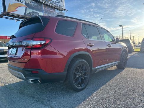 Used 2025 Honda Pilot Elite image 8