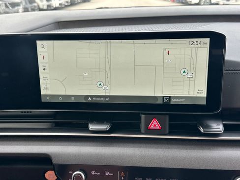 New 2026 Kia Carnival EX FWD image 34