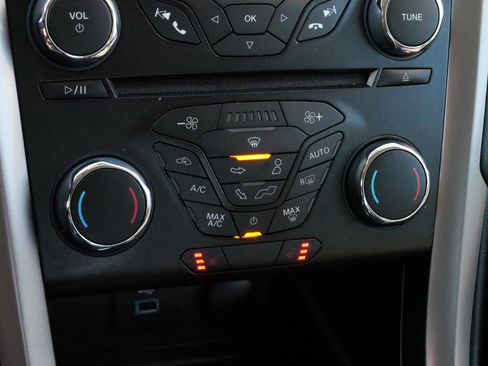 Used 2018 Ford Fusion SE image 23