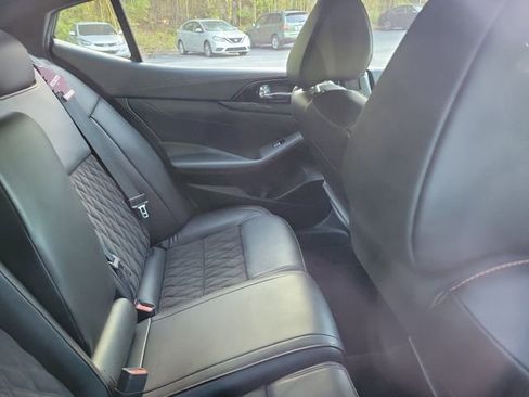 Used 2023 Nissan Maxima SR w/ Sport Mat Group image 9