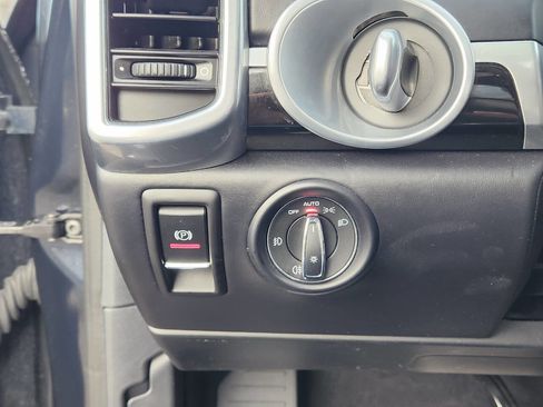 Used 2017 Porsche Cayenne GTS image 22