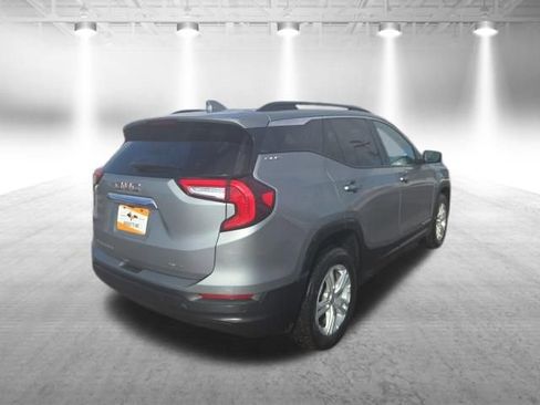 Used 2023 GMC Terrain SLE w/ Driver Convenience Package image 9
